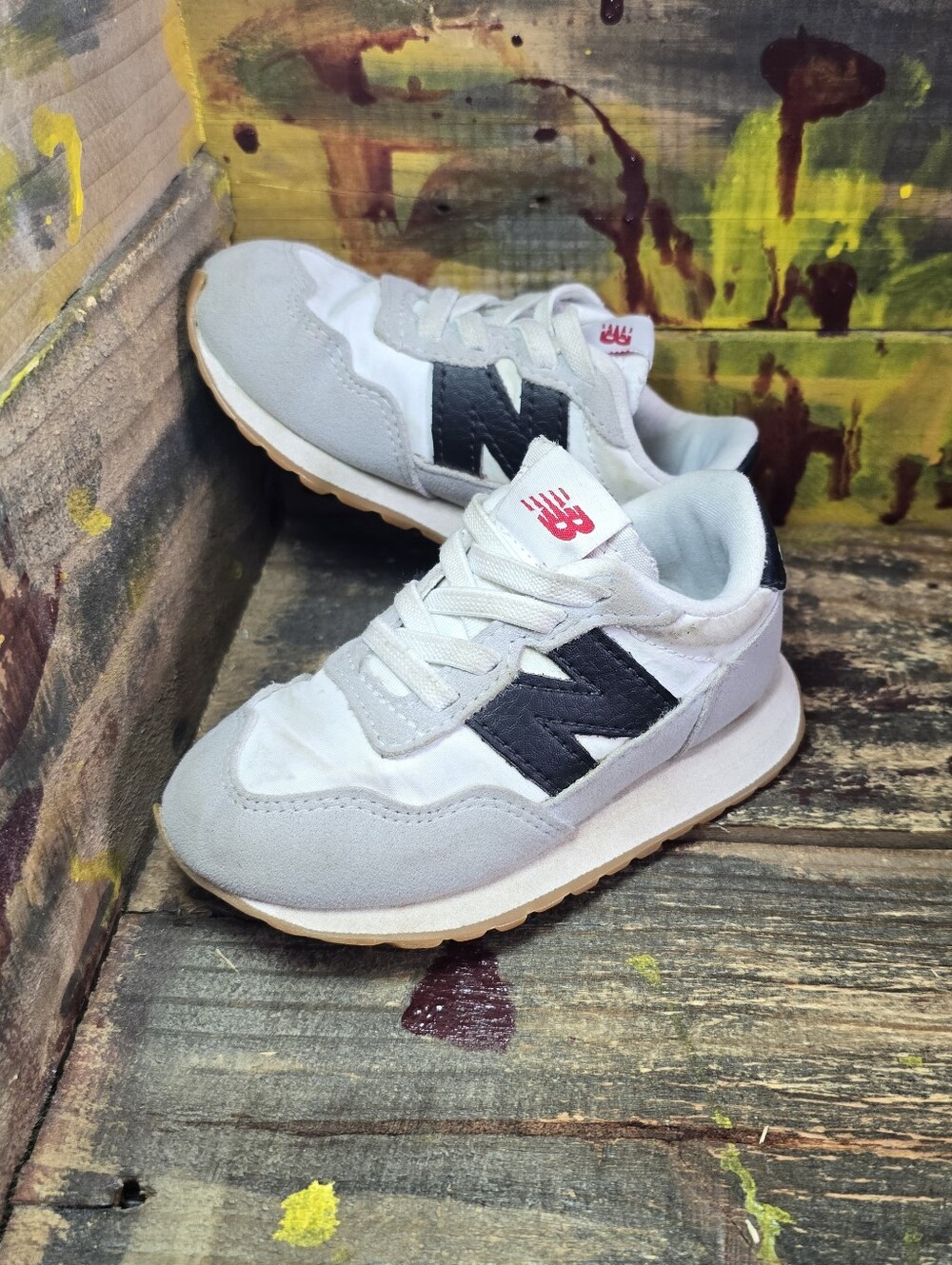New Balance 237 kids white Black gum sneakers size 7C used